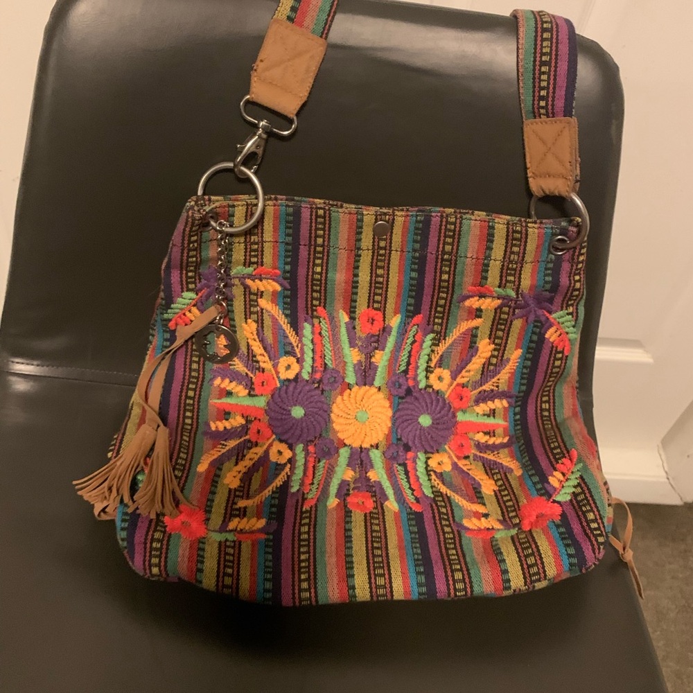 LUCKY BRAND ☘️ Colorful Embroidered Women's Bag